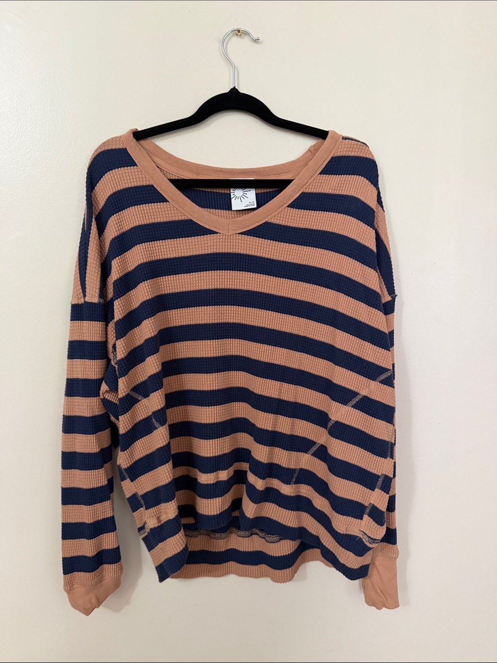 Offline by Aerie Striped V-Neck size M